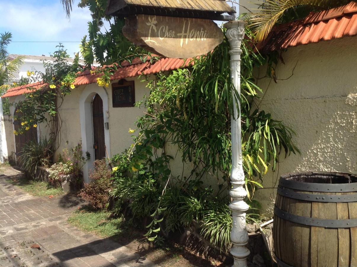 Chez Henri Hotel Pointe D'Esny Exterior photo